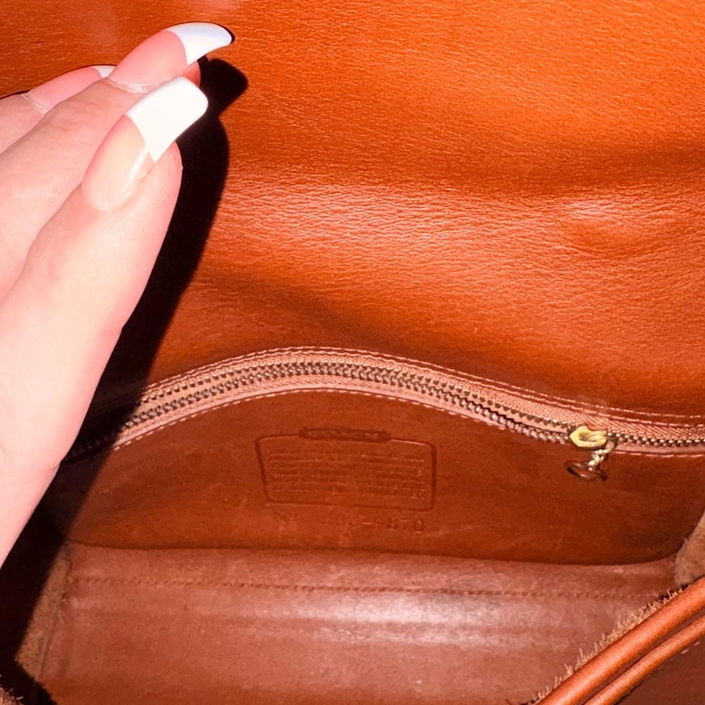 1998 VTG Coach Court British Tan 9870 - Picture 10 of 16